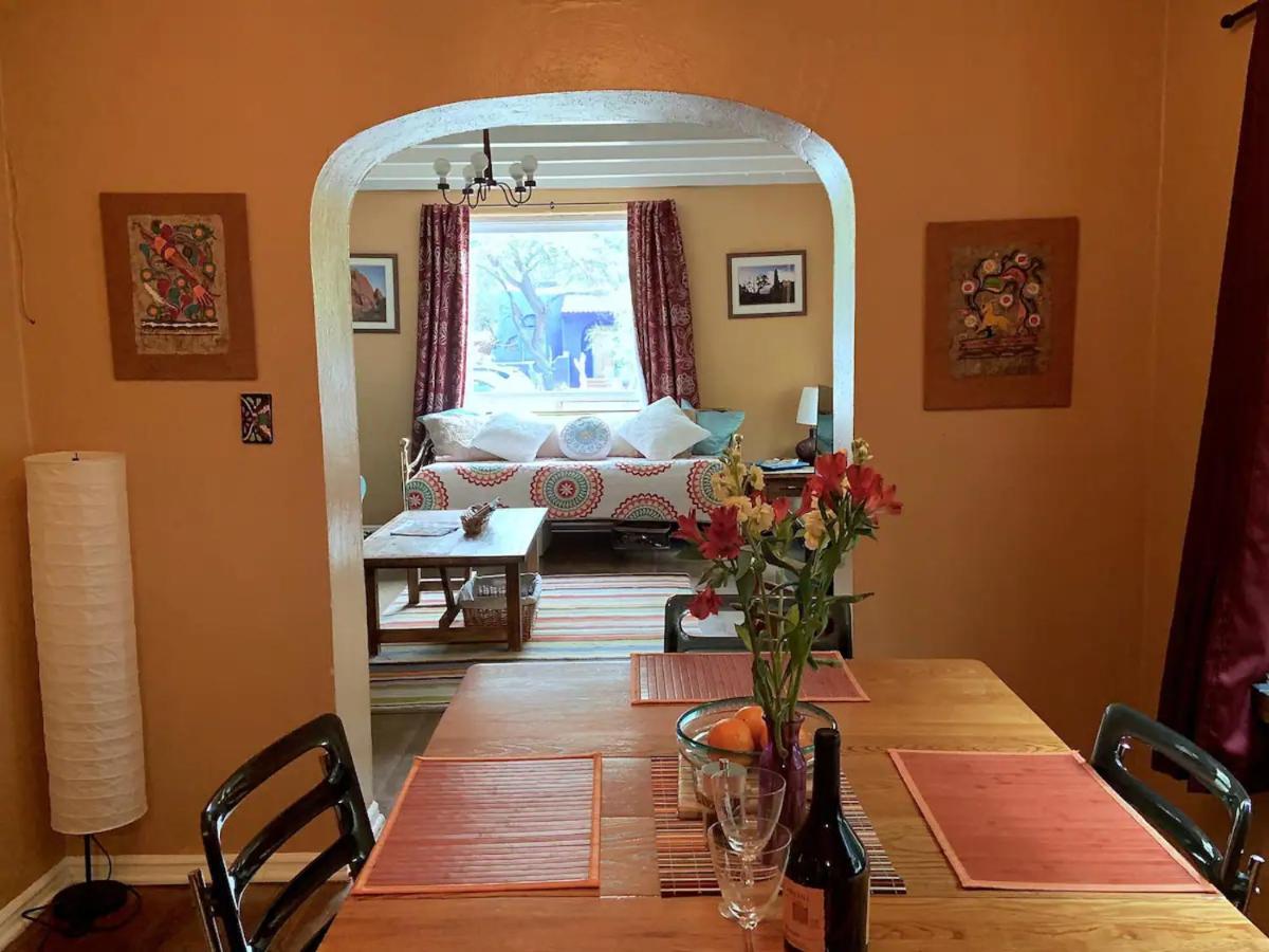 Historic U Of A Bungalow With Holiday home *